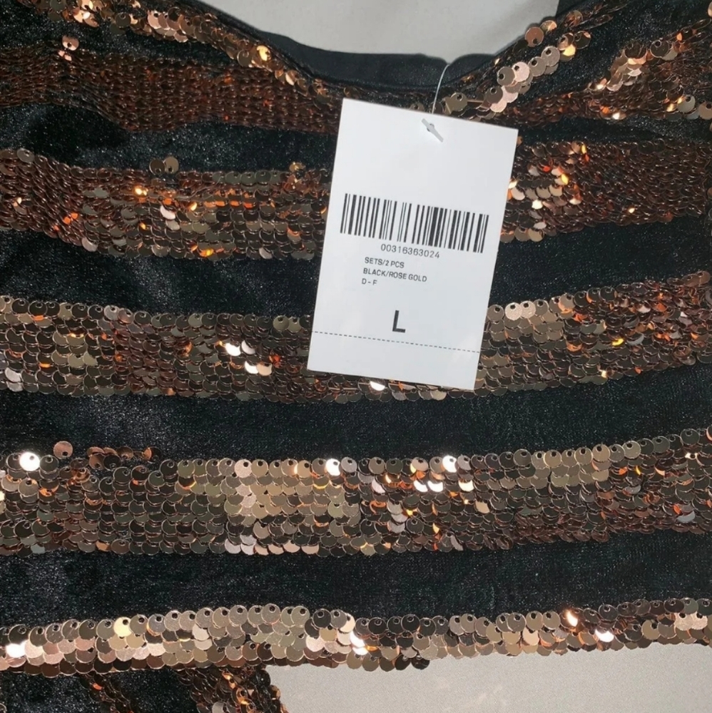 Dresses with top - Picture 2 of 3